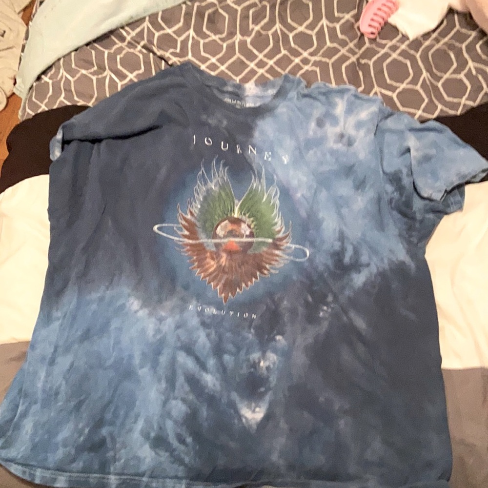 This shirt is in great shape there’s no holes or no Stan